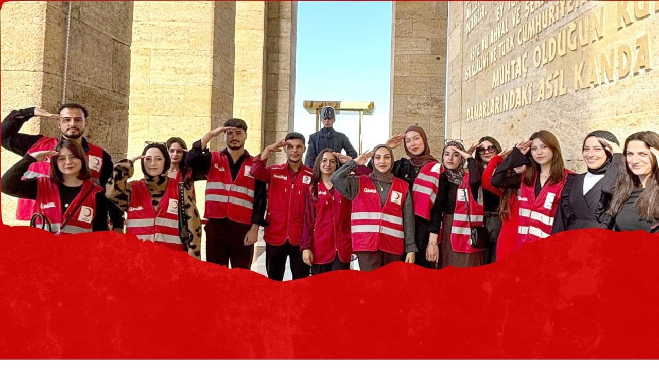 Yozgat'ın Genç Kızılay'ı Anıtkabir'de Cumhuriyetin 102. Yılını Kutladı