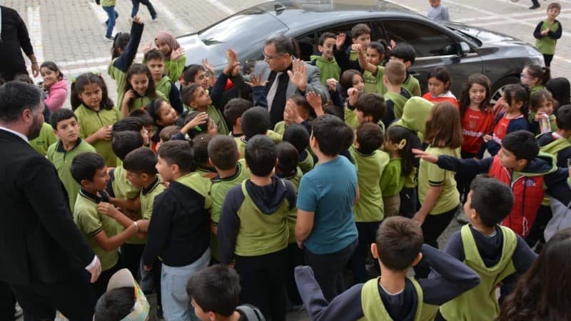 İsmail Altınkaynak'tan Sakarya İlkokulu'na Değerler Eğitimi Ziyareti