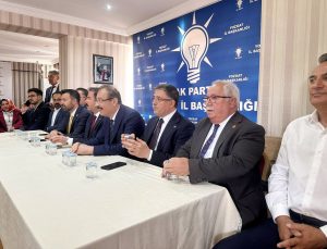 YENİ DÖNEMİN YOL HARİTASIİKİ AYRI KAMPTA BELİRLENECEK