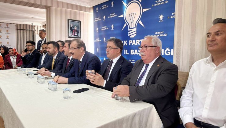 YENİ DÖNEMİN YOL HARİTASIİKİ AYRI KAMPTA BELİRLENECEK