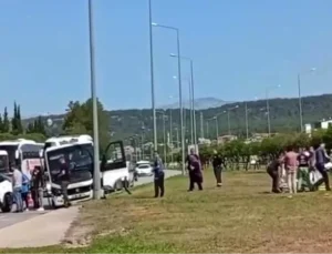 Antalya’da Freni Patlayan Minibüs Kaza Yaptı: 4 Yaralı