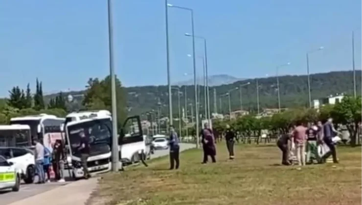 Antalya’da Freni Patlayan Minibüs Kaza Yaptı: 4 Yaralı