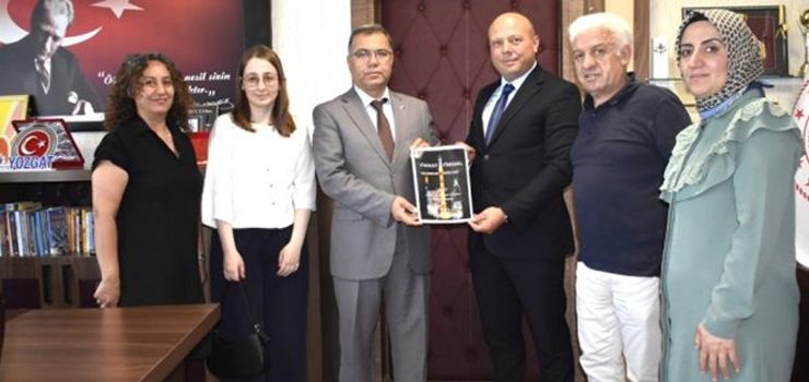 YOZGAT’IN DİLİ SÖZLÜK OLDU: MÜDÜRE SUNULDU