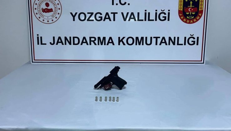 HAVAYA ATEŞ ETTİ, JANDARMAYA YAKALANDI