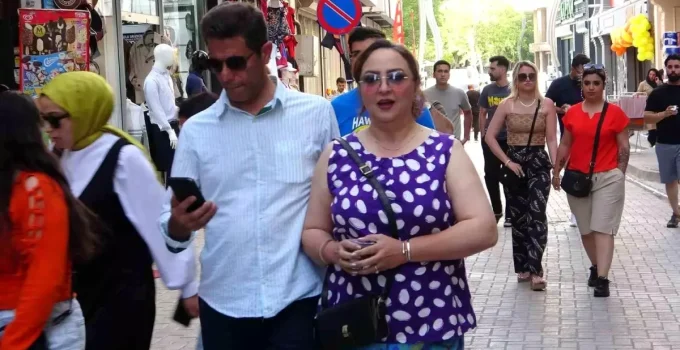 İranlı Turistler Kurban Bayramı’nda Van’da Çifte Bayram Yaşattı