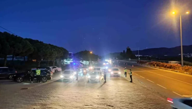 Kuşadası’nda Trafik Denetiminde 53 Bin TL Ceza Kesildi